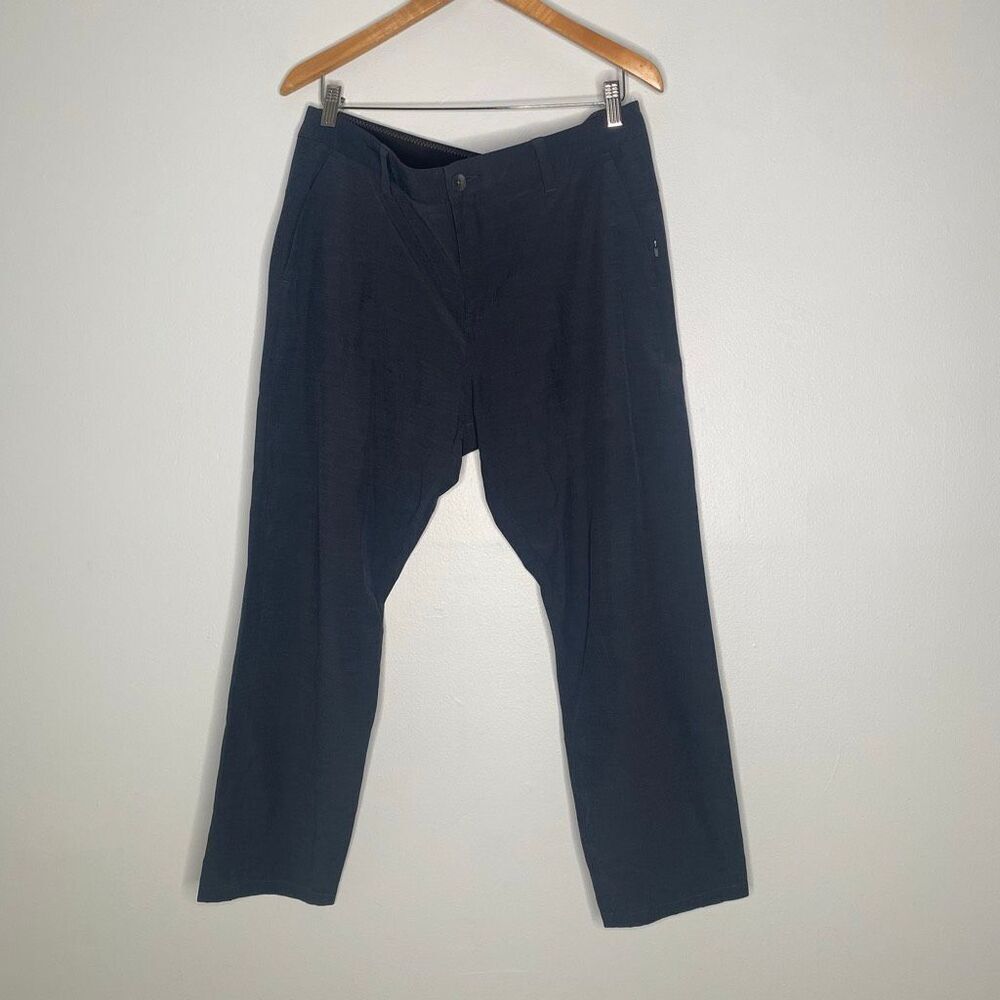 Vuori Men’s Aim Pants Size 34 (25” Short Inseam) - Grey